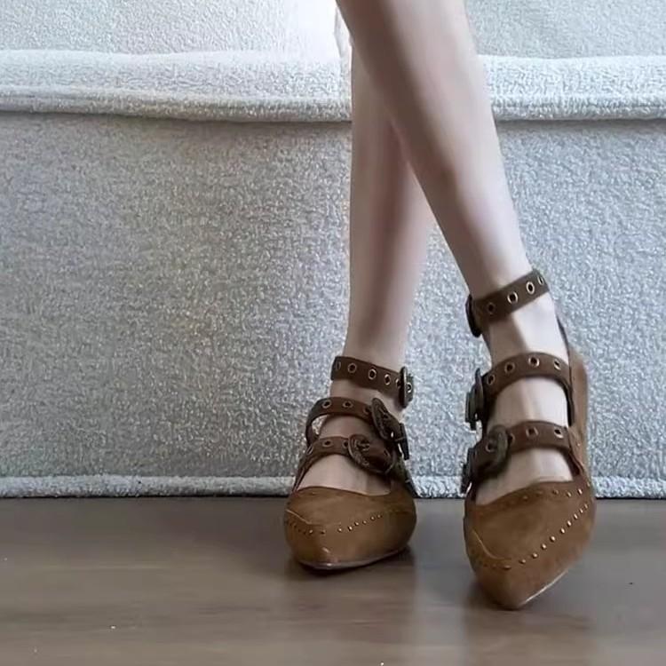 Summer retro rivet high-heeled single shoes women's 2025 new T-shaped one-word buckle with pointed tip Mary Jane thick-heeled women's shoes