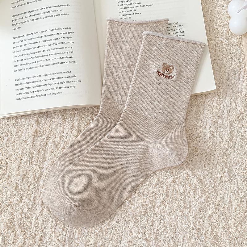 2025 Spring/Fall Women's Mid-Calf Cartoon Bear Pile Socks - Retro College Style, Warm and Rolled Edge