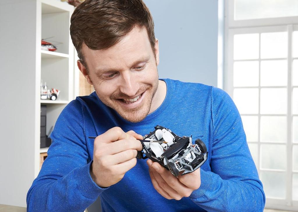 German Revell scale BMW i8 plastic model 1/24