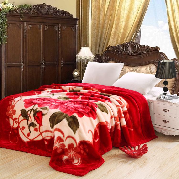 Double-Layer Raschel Blanket: Thick, Warm Crystal Velvet Cover for Autumn and Winter