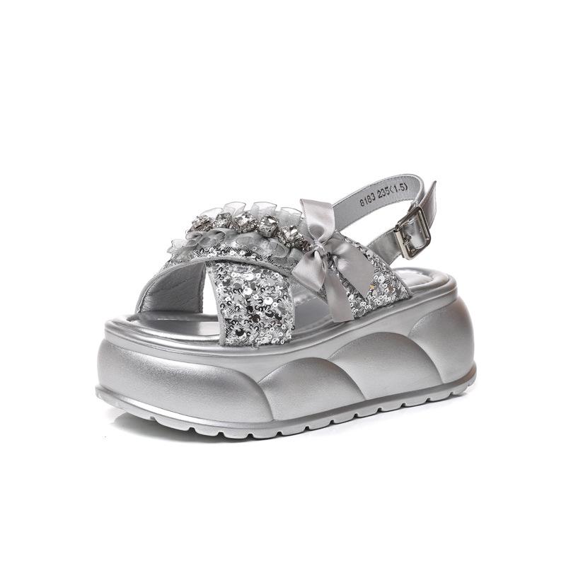 

2025 new heightened soft-soled black open-toed muffin Xiaoxiangfeng thick-soled outer wear casual sandals women s summer fashion trend 39 серебряный