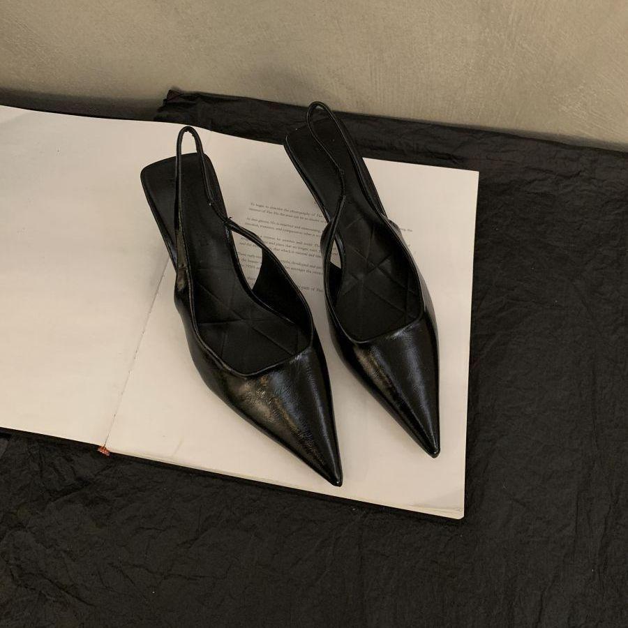 

Черные туфли на высоком каблуке с острым носком и сумкой на голове. Туфли-сюрпризы. Летние туфли на французском темпераменте. Пустые туфли. 40 чёрный