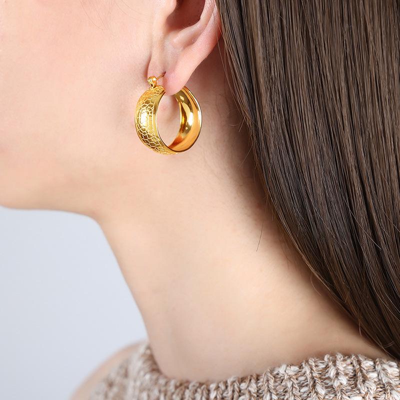 Summer Texture U-Shaped Earrings: Women s Titanium Steel 18K Gold-Plated Ornament