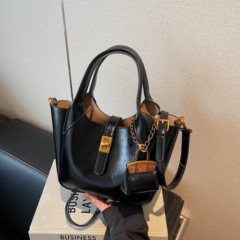 

Премиальная сумка женская новая весенне-летняя модная сумка через плечо сумка большой вместимости популярная сумка-ведро чёрный