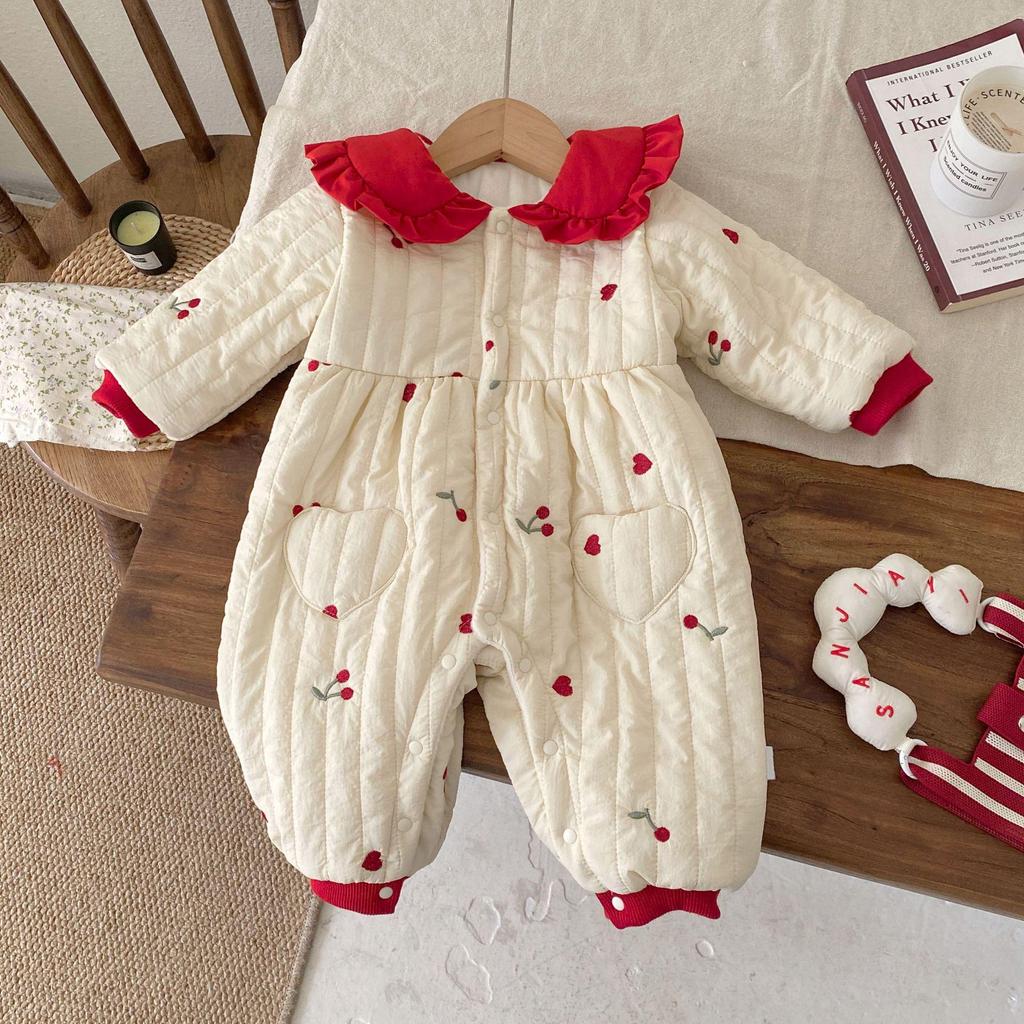 Třešňové srdce prošívaná fleecová kombinéza s límečkem Petra Pana pro holčata