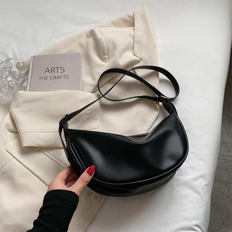 New messenger bag women's 2025 new trendy dumpling bag lightweight small satchel underarm bag casual shoulder messenger bag