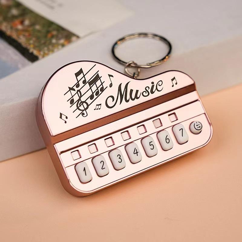 Mini Electronic Keyboard Keychain Portable Musical Instrument Toy Piano Keychain Mini Real Working Finger Piano Keychain