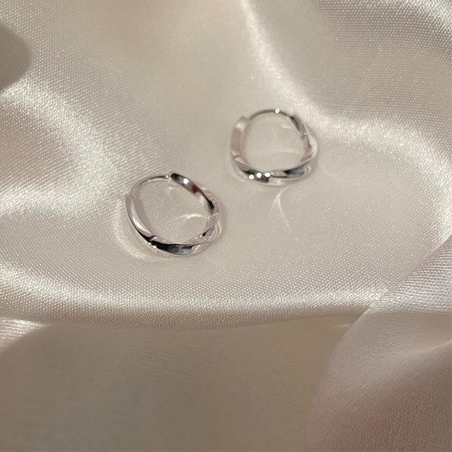 Angel Tears Inlaid Chasing Rhinestone Opal Retro Earrings Female Personality Fashion Earrings Wedding Jewelry Birthday Gift