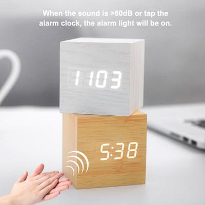 Dřevěný digitální stolní budík se čtvercovým LED digitálním USB/AAA elektronickým stolním budíkem