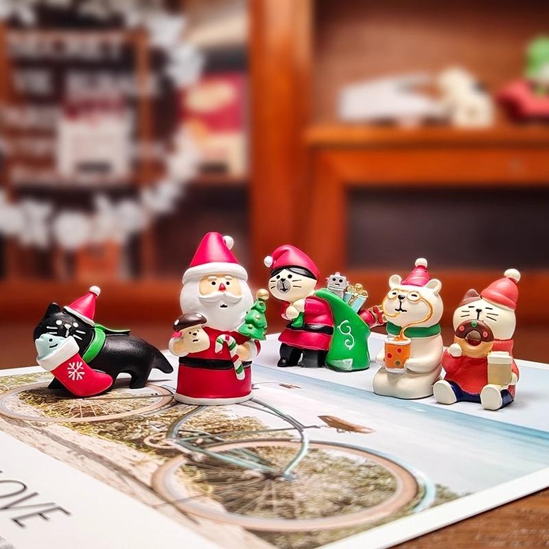 Cute Merry Christmas Cat Resin Ornaments Santa Claus Desktop Christmas Figurine Scene Decoration Gifts Japanese Style Wholesales