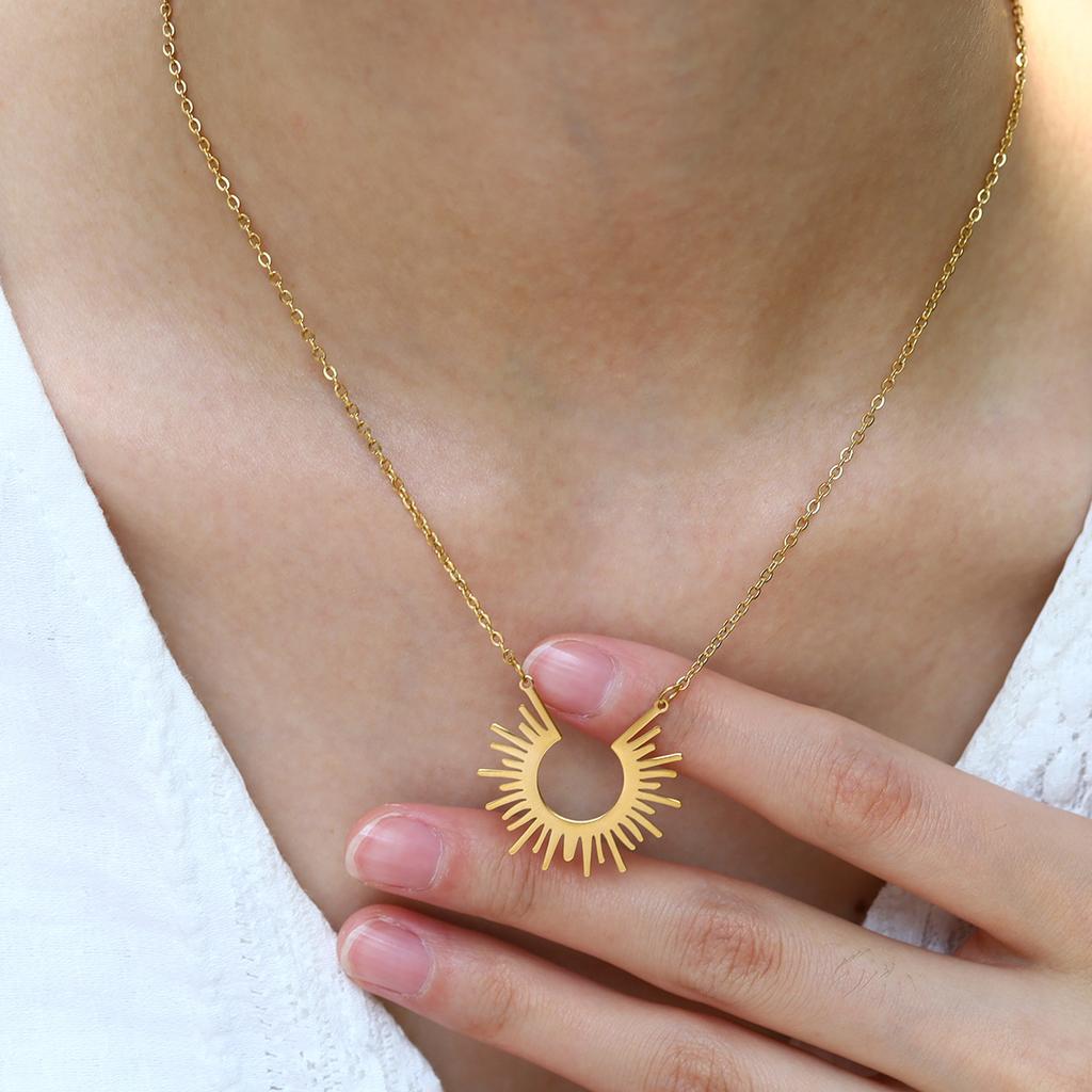Jewelry Simple Sunflower 18K Stainless Steel Women's Short Necklace Stainless Steel Jewelry