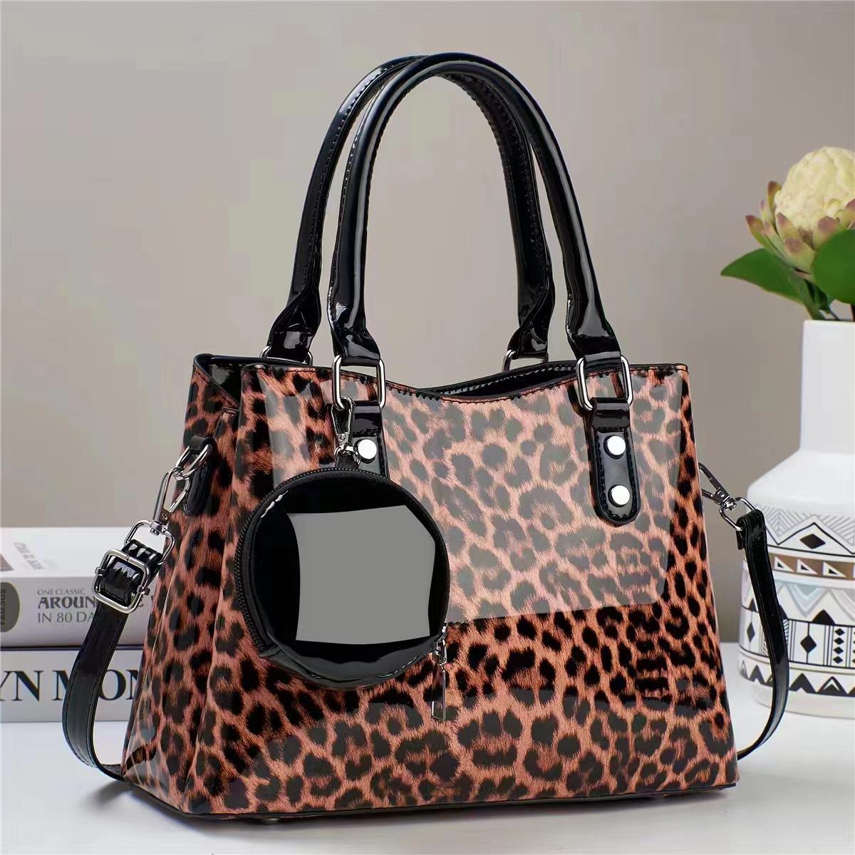Sac tout-en-un pour femme Nouveau Sac à main Vintage Imprimé Léopard Niche Tout-en-un Sac à bandoulière unique Sac en bandoulière Sac style étranger lisse Sac Princesse . gray