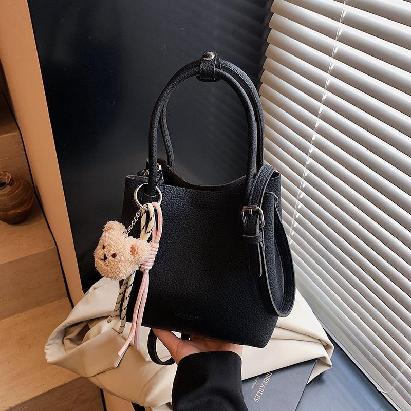 Bucket Bag Women's Simple Bag Summer New Fashion Trend Shoulder Bag Simple Versatile Messenger Bag