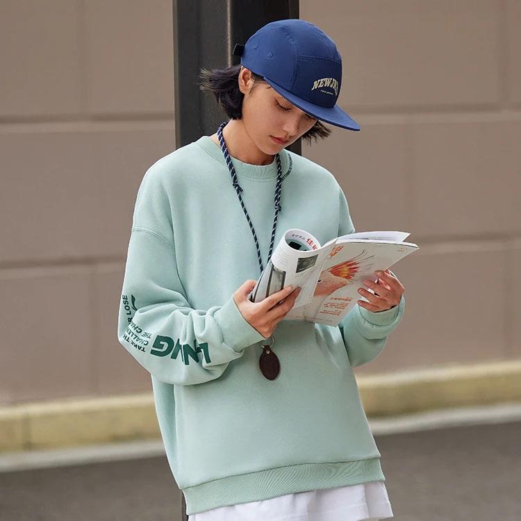 Li Ning Sports Lifestyle Series Letter Logo Printed Fleece Pullover Sweatshirt Unisex Sweatshirt Gray-Mist-Green AWDTB37-7