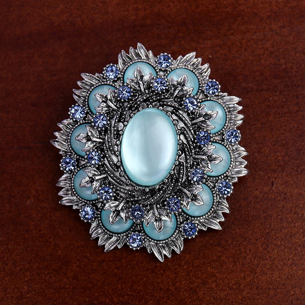 Court Style Exquisite Luxury Christmas Brooch Alloy Oval French Niche High-End Design Pin Clothes Accessories