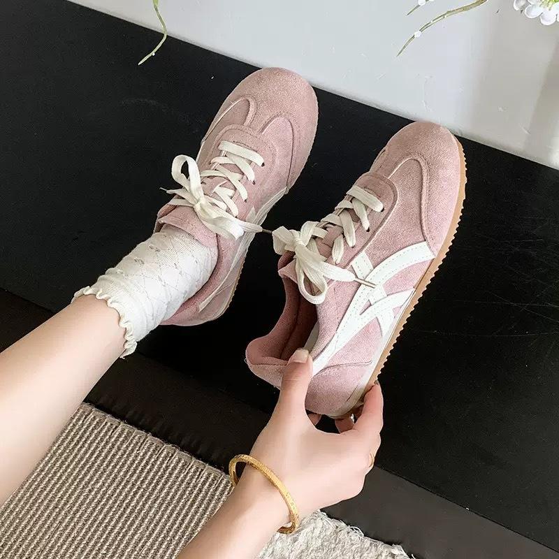 Retro anti-velur tyske treningssko, komfortable og lette fritidssko med flat såle, enkeltsko, små hvite sko, damesko som puster a
