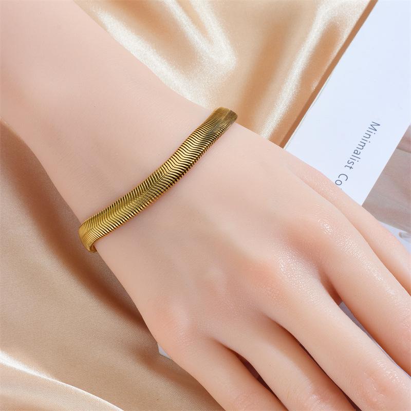 Gold Herringbone Snake Chain Bracelet, Adjustable Flat Snake Bone Bangle, Elegant Chunky Jewelry for Women Daily Wear Gift