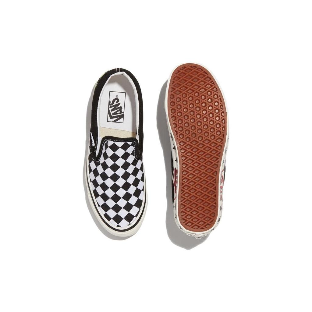 Vans Slip-On Series 98 Comfortable Style Low-Top Skate Shoes Unisex Sneakers Black White Green VN0A7Q58BZW