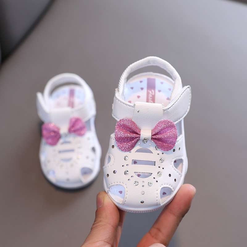 

Girls sandals 0-1-3-year-old toddler shoes summer new princess style called shoes anti-soft sole baby shoes bag head inner length 14cm 21 yards белый