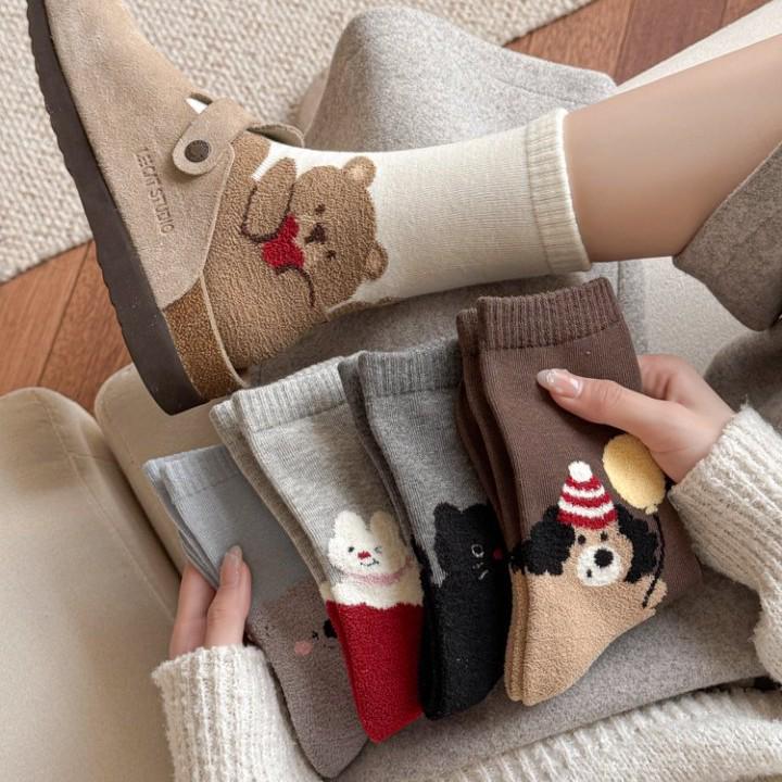 Autumn/Winter Flocked Animal Cartoon Cotton Mid-Calf Socks: Cute Preppy Style for Women and Girls