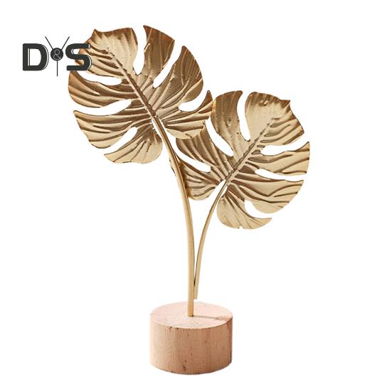 

Золотое украшение в виде листьев гинкго с деревянной основой, металлические перья, листья, снежинка, фигурка, статуя, скульптура, домашний офис, гостиная, настольный орнамент C