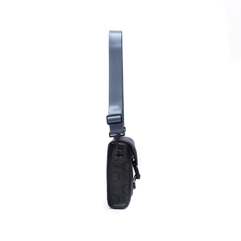 New GUESS Synthetic Leather Shoulder Bag Unisex Carbon Gray GSBCO908991CBU