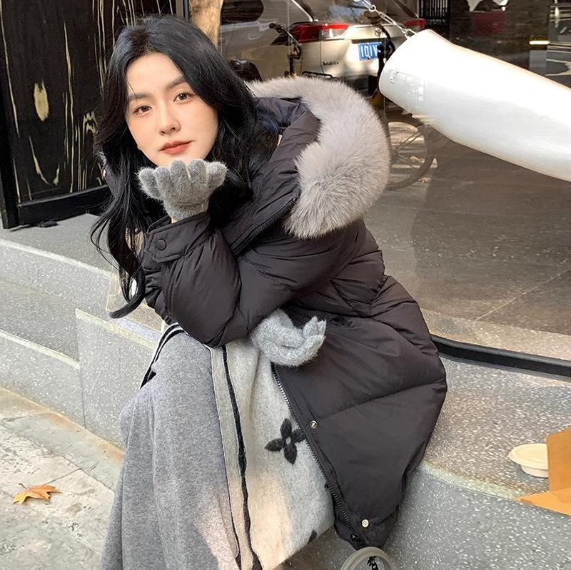 

Довгий пуховик з великим хутряним коміром жіночий 2025 зима новий модний милий з пряжкою теплий білий качиний пух пальто до коліна M