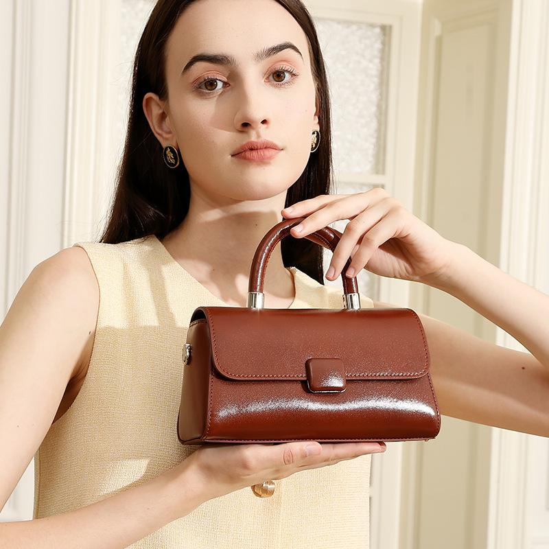 Leather Handbag Women'S Bag Light Luxury Niche High-End Single Shoulder Messenger Bag Light And Versatile Small