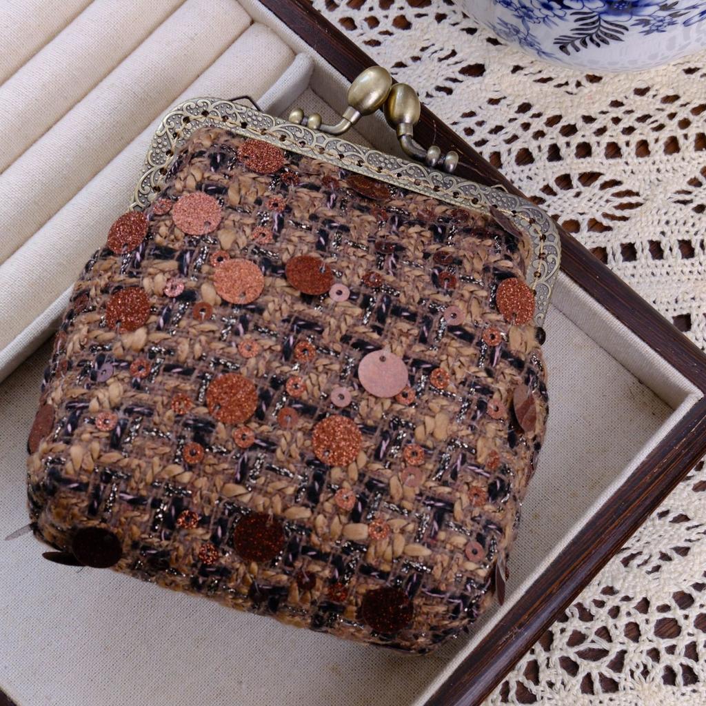 Chinese Style Retro Handmade Bag with Satin Buckle and Loose Change Bag, Chinese Style Gift That Can Hold Bank Card, Small Square Bag
