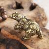 Alloy Bear Desktop Figurine Exquisite Engraved Texture Rustic Vintage Finish Mini Decor Statue for Home Cafe Shop Counter Ornament
