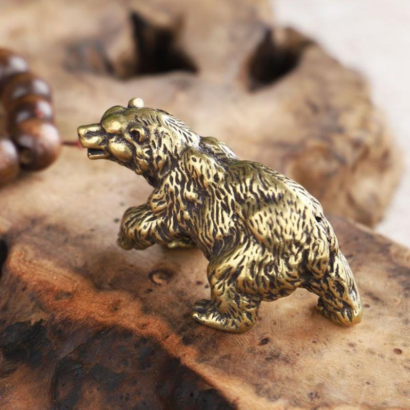 Alloy Bear Desktop Figurine Exquisite Engraved Texture Rustic Vintage Finish Mini Decor Statue for Home Cafe Shop Counter Ornament
