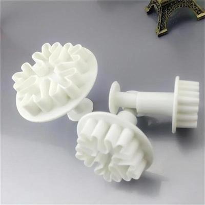 3pcs/set Christmas Snowflake Fondant Cake Decorating Molds Handmade Cutter Plunger Mold Cookies Cutter Mould Accessories