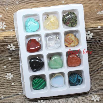 12 pendenti misti in pietra naturale multistile, ciondoli a forma di cuore che trovano colori casuali, 20 mm