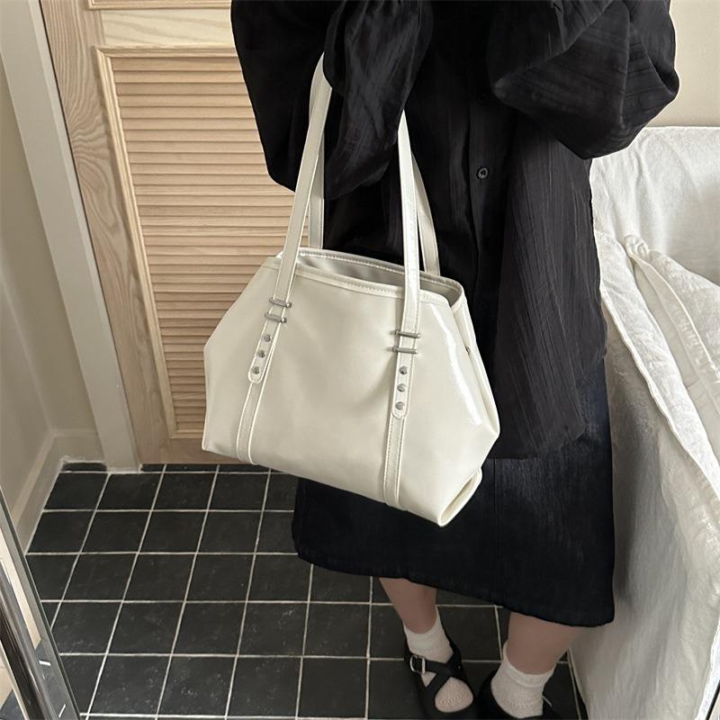 Spring Solid Color Commuter Temperament New Large Capacity Beautiful Casual Women Retro Shoulder Tote Bag
