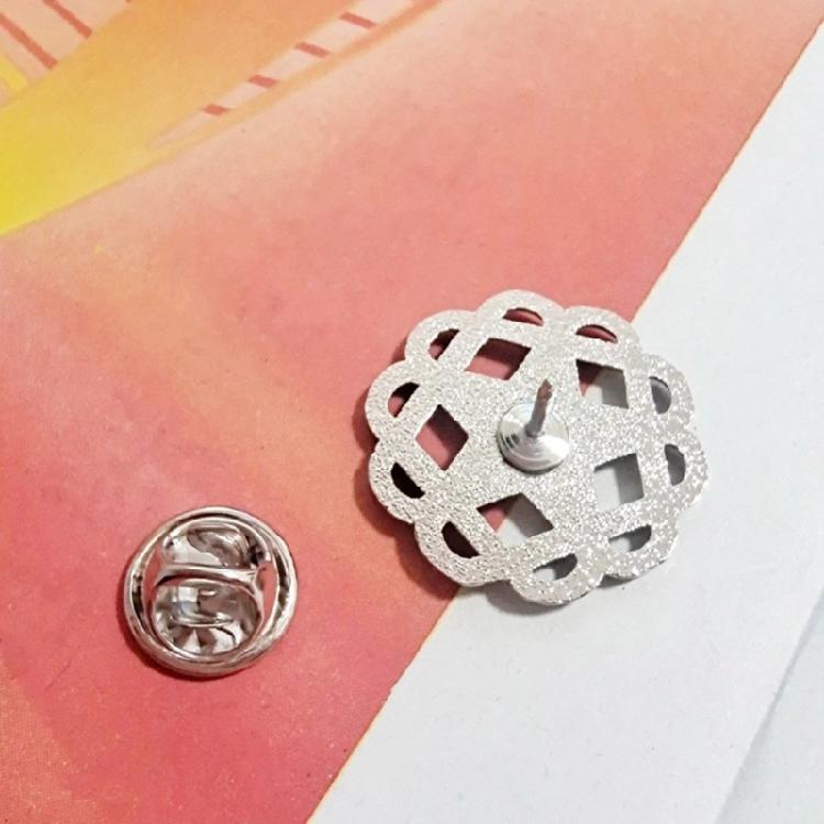 Multipurpose Hollow Star Brooch Pin Jewelry Statement Pieces for Casual Outfits and Formal Gatherings Daily Wear