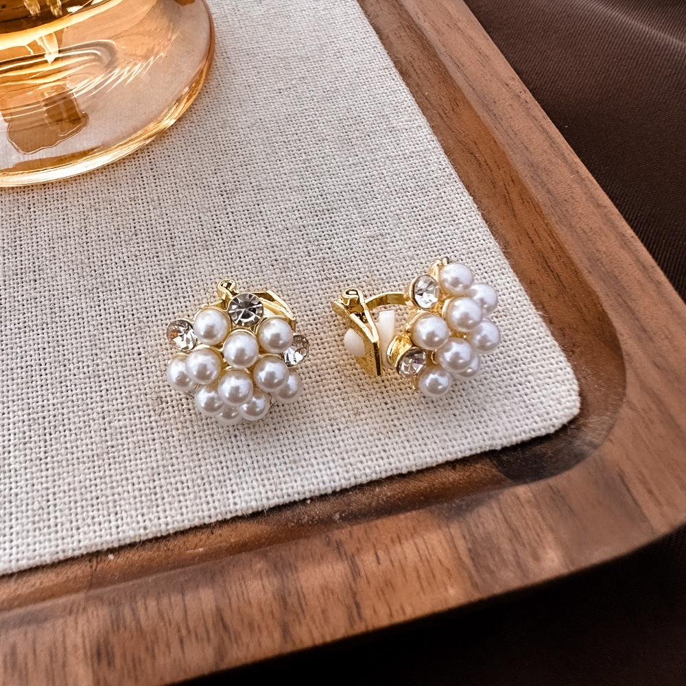 Vintage Französische Ohrclips mit ovalen Perlen für nicht-durchstochene Ohren