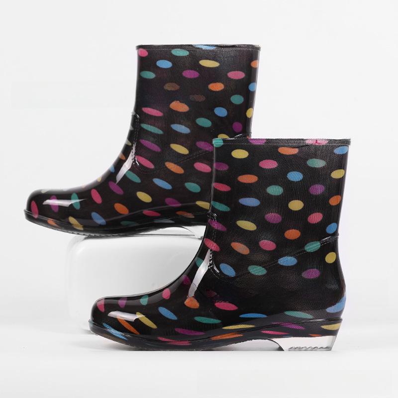 Damskie Kryształowe Kwiatowe Botki Średniej Długości na Deszcz - Pogrubiona Guma, Przezroczysta Podeszwa, Wodoodporne do Użytku Kuchennego