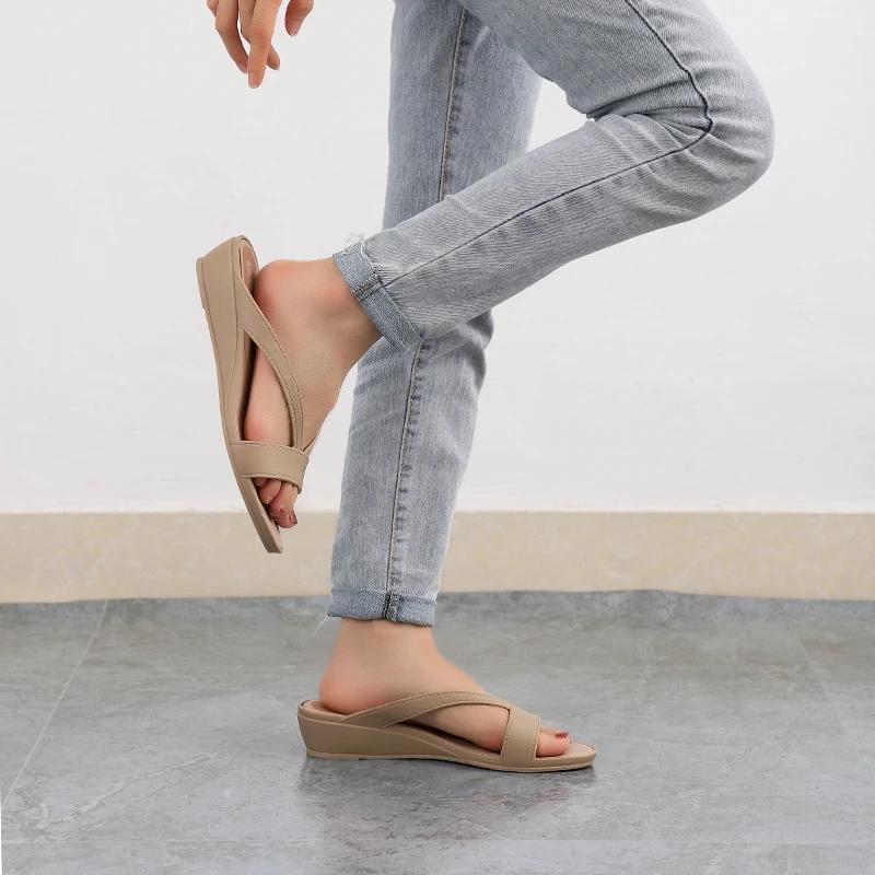 Fashion 2025 Women's Fashionable PVC Low-heeled Sandals and Thick-soled Casual Shoes for Wearing Slippers Outside