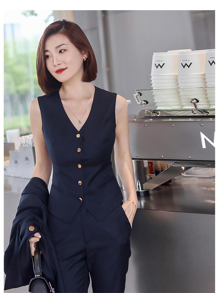 Dreiteiliger Anzug aus hochfeiner Wolle für Frühling/Herbst: Slim Fit Weste & Schlaghose