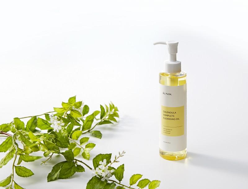 IUNIK Calendula Complete Cleansing Oil, 200ml - Makeup Remover Oil with Calendula Oil