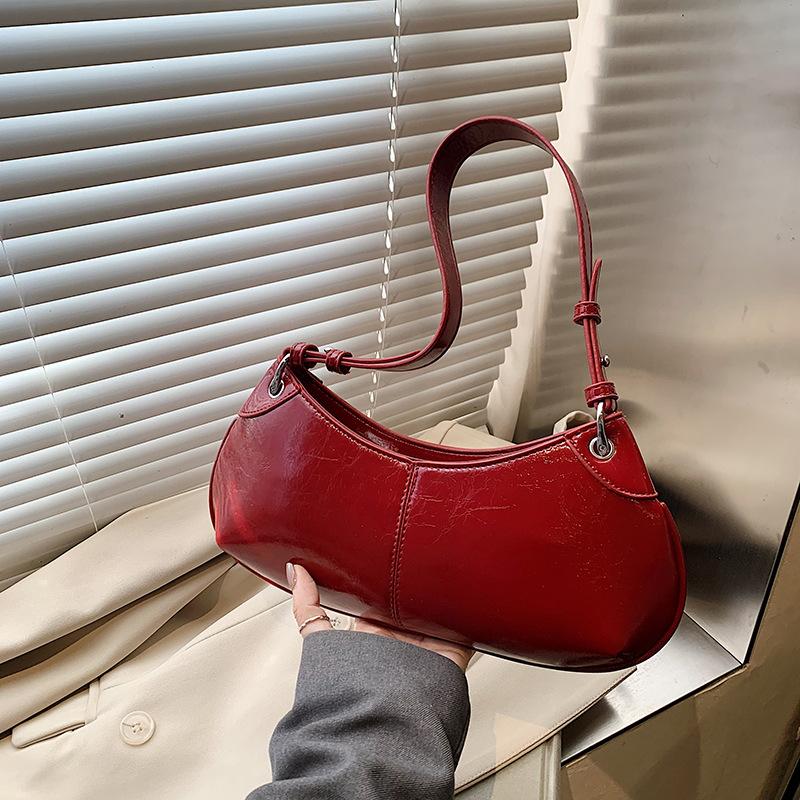 Underarm bag women's new popular fashion versatile shoulder bag high-end niche commuter bag