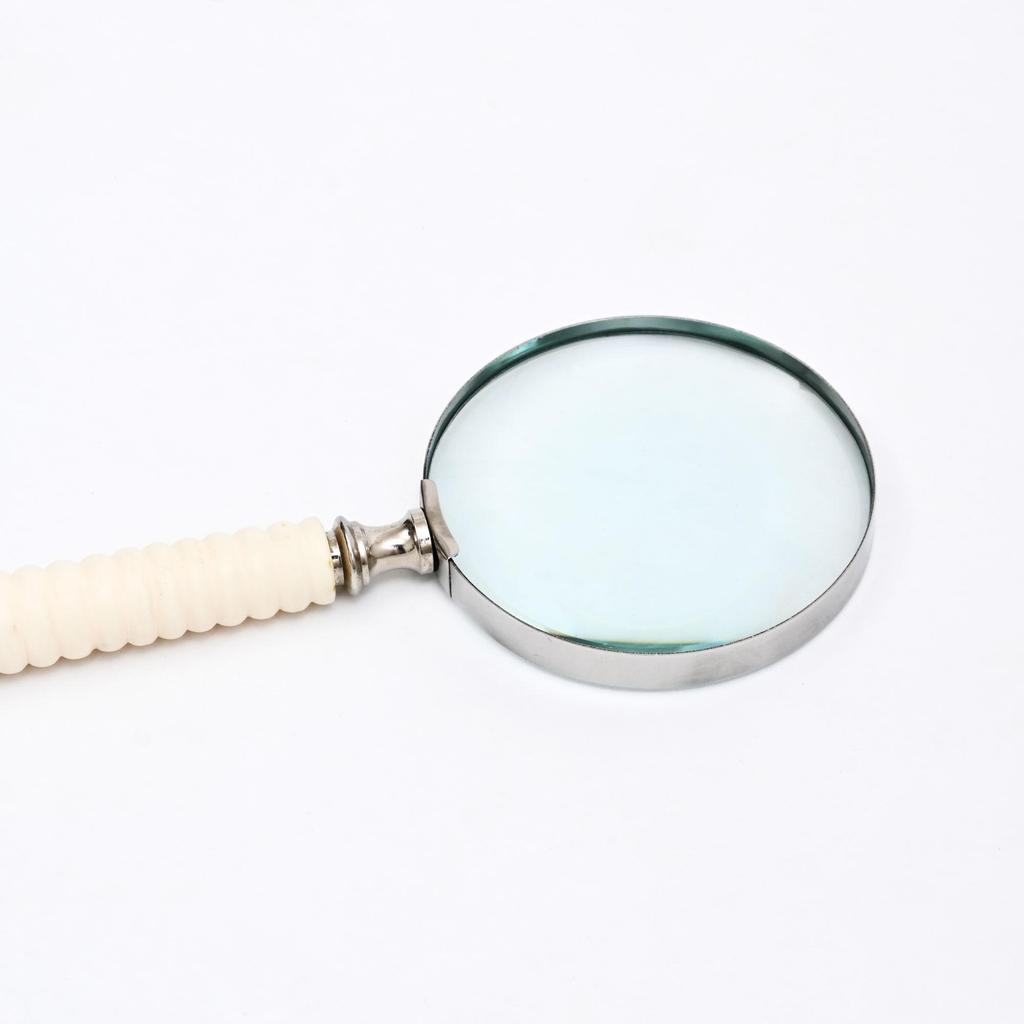 Vintage Style Magnifying Glass With Carved Resin Handle