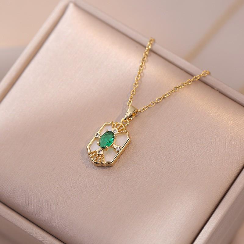 Women's Fashion Heart Pendant Necklace - Elegant, Simple Design, Versatile Clavicle Chain Jewelry