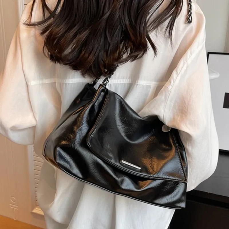 Casual Soft Surface Large Capacity Bag Women 2024 New Popular All-Match Chain Messenger Bag Popular Silver Shoulder Bag Handbag