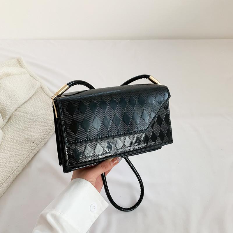 Chic Casual Small Square Shoulder Bag Fashionable Everyday Handbag For Women In Multiple Colors