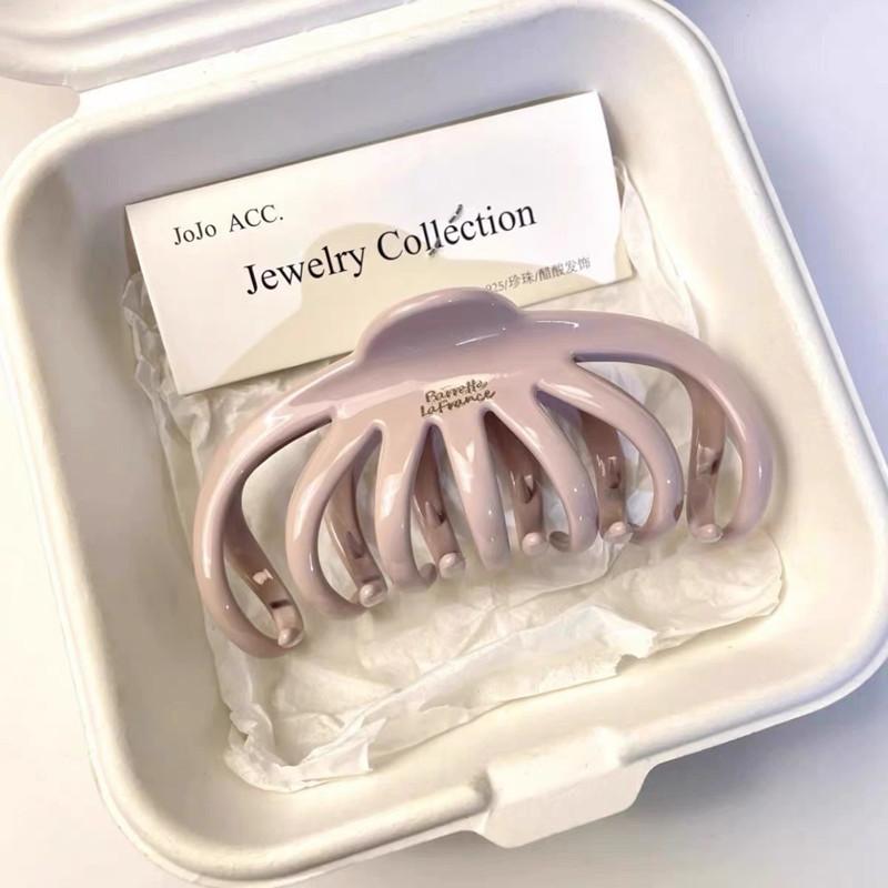 High-end temperament autumn and winter grab clip women's new simple and versatile back head hair shark clip hair clip headwear