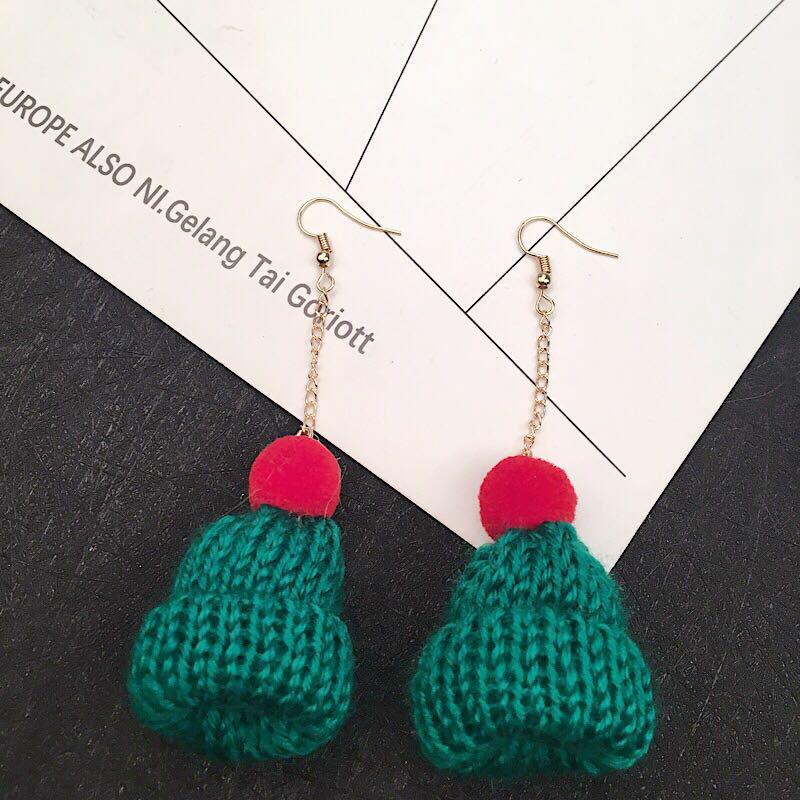 Christmas Hat Pendant Earrings: Autumn/Winter Korean Fashion, Long Plush Wool Dangle for Women, Zinc Alloy.