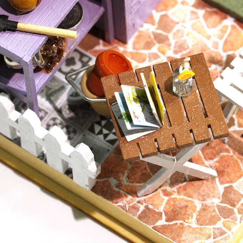 Miniature House - Happy Moments