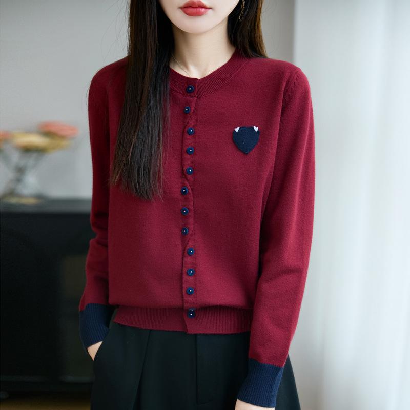 2025 Autumn/Winter Women's Velvet Heart Patchwork Knit Cardigan: Round Neck, Color Block, Long Sleeve, Korean Style.