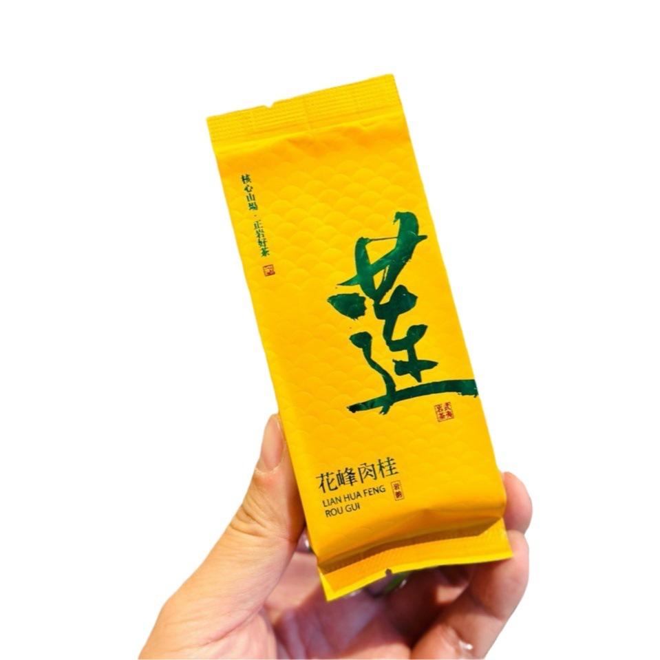 

Гора Уи Пик Лотоса Чжэнъянь Кенцзянь Старое дерево Корица Китайская корица Цветочный аромат Фруктовый аромат Длинный благовонный чай Чай оптом 8.5g